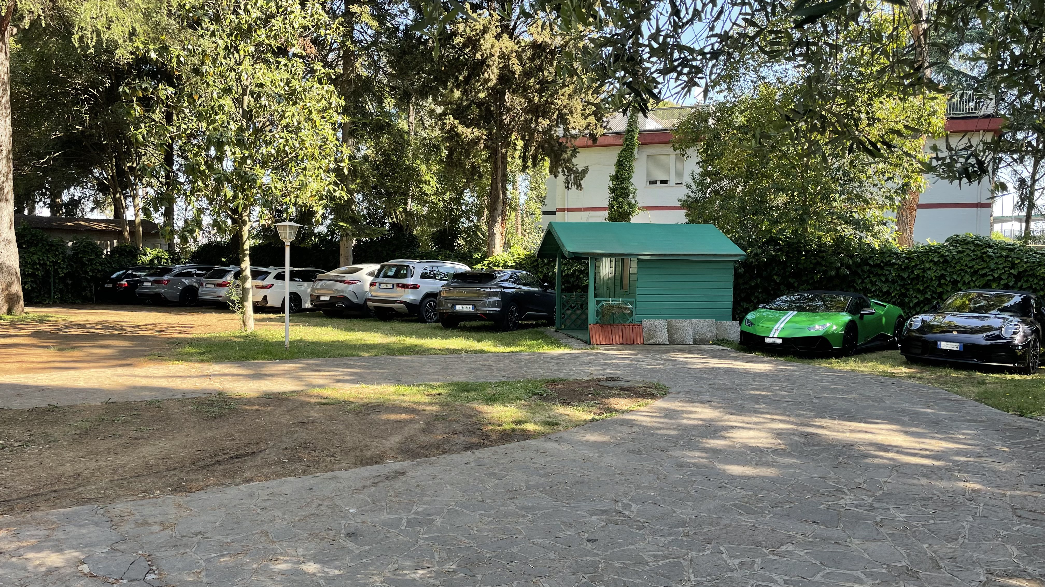 Parcheggio pieno Misano